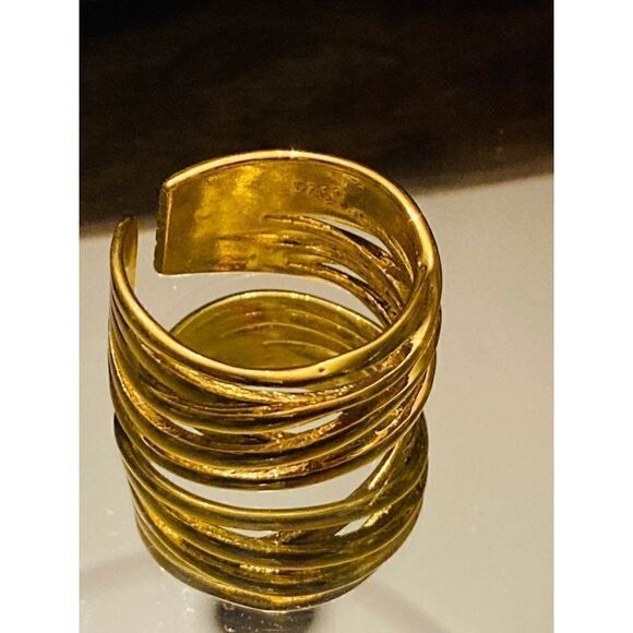 MINIMALIST Gold Tone Crossover Ring - Picture 5 of 7
